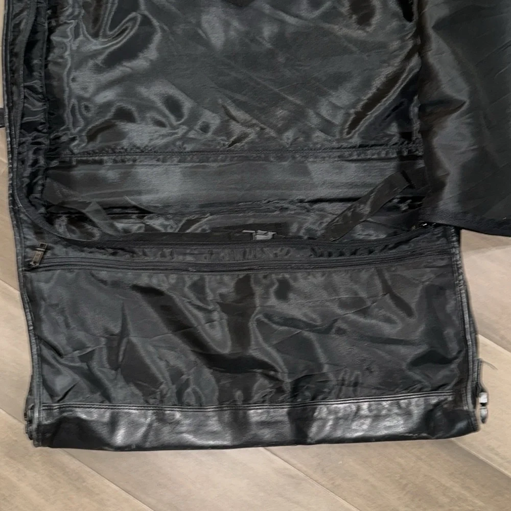TUMI Vintage Black Leather Garment/ Suit Tri Fold Expandable Travel Bag